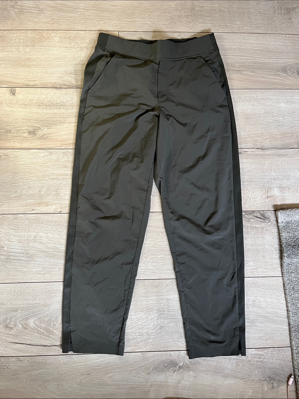 Athleta 6 Dark Green Pants